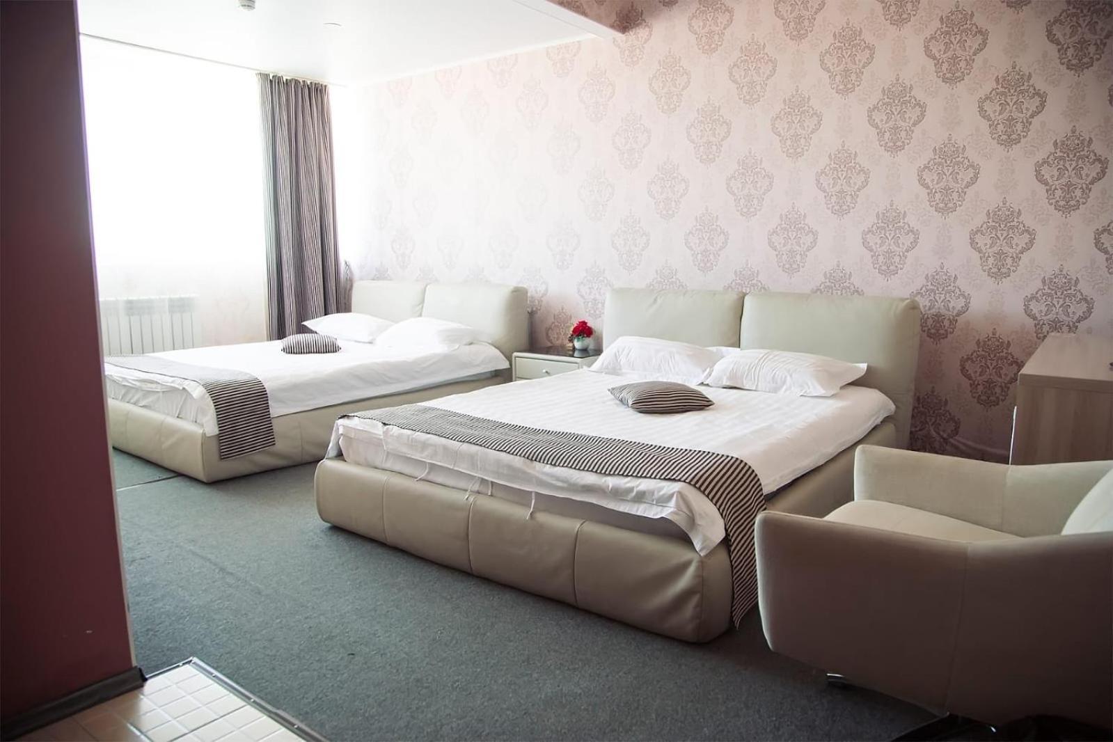 Hotel & Fitness Center Mandarin アクタウ エクステリア 写真