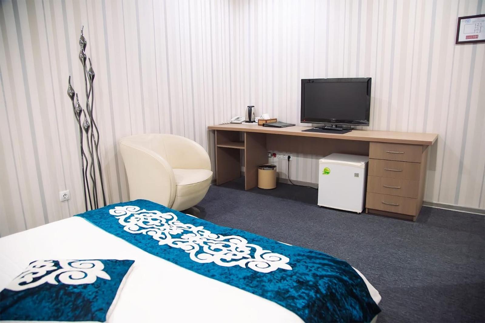 Hotel & Fitness Center Mandarin アクタウ エクステリア 写真