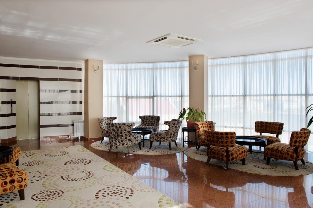 Hotel & Fitness Center Mandarin アクタウ エクステリア 写真