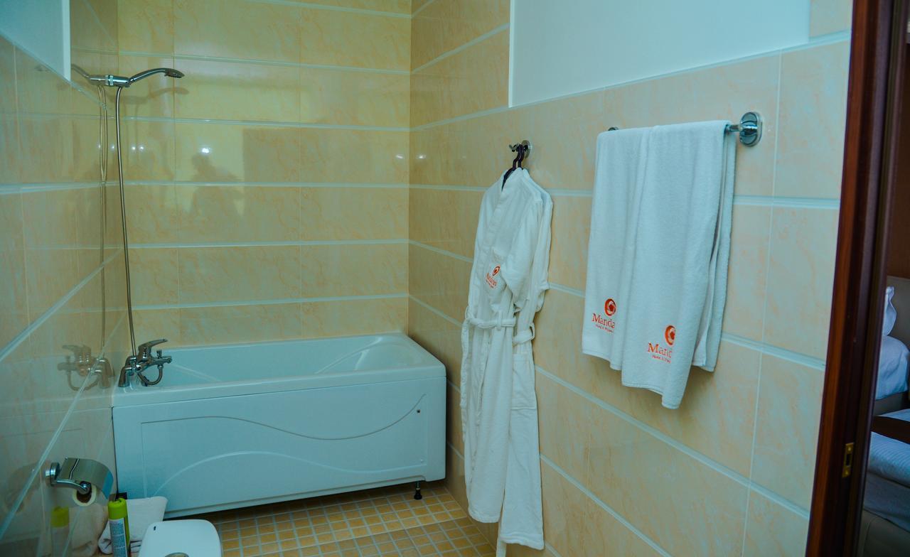 Hotel & Fitness Center Mandarin アクタウ エクステリア 写真